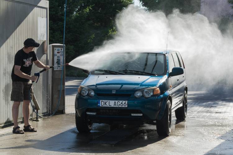 Is A Car Wash A Good Investment? Its 5 Different Types
