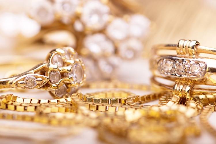 What To Know Before Investing in Gold Jewelry